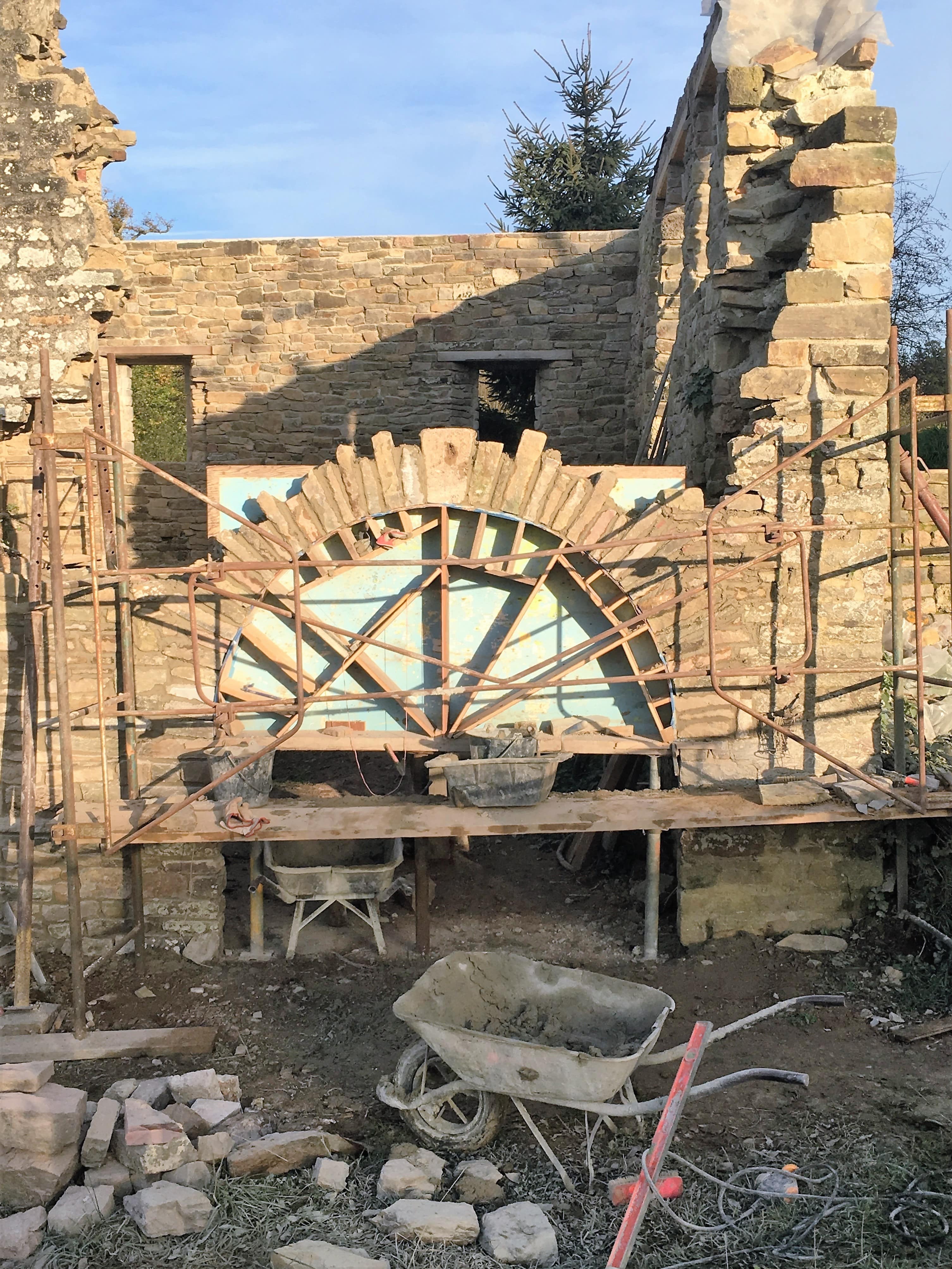 Photo de la deuxième vue d'ensemble de la porte du sous-sol
